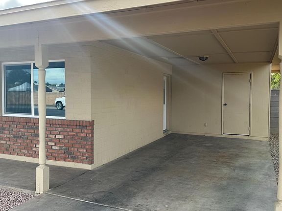 2nd image of 1149 W Oakland St