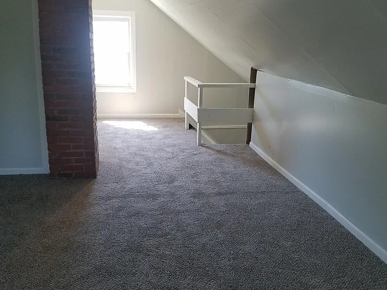 201 Marion Ave — Photo 18