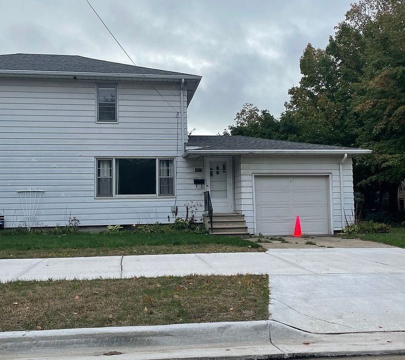 1st image of 1504 Langley Ave