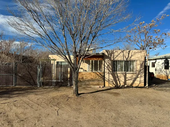 153 Chama St NE, Albuquerque, NM 87108