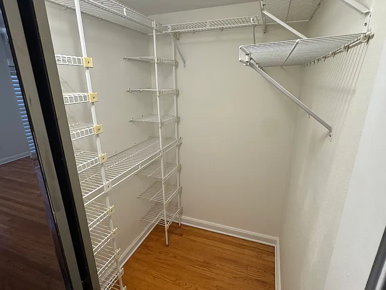 341 Kings Way — Photo 8