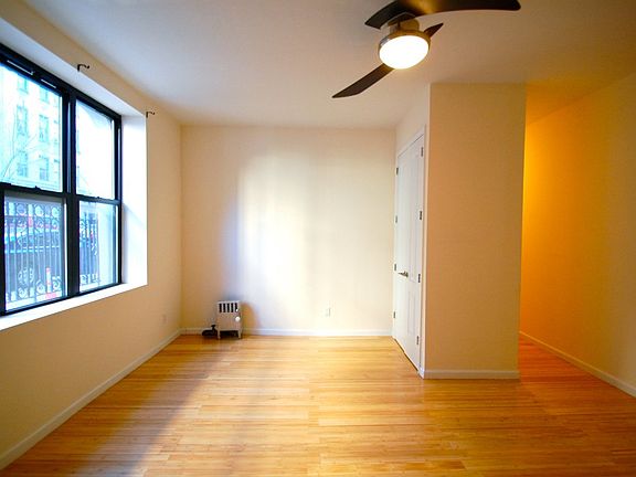 5th image of 66 Fort Washington Ave APT 2