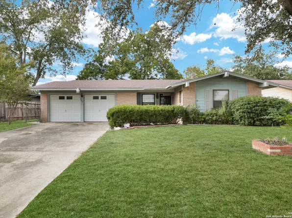 425 E Wright, Universal City, TX 78148