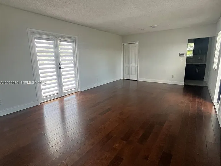 8370 SW 27th Ln — Photo 4