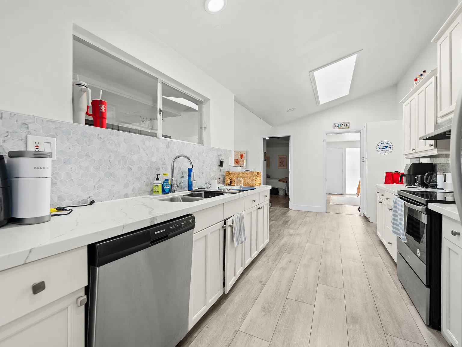 7 bed, 1735 sqft, $9,600 — Photo 4