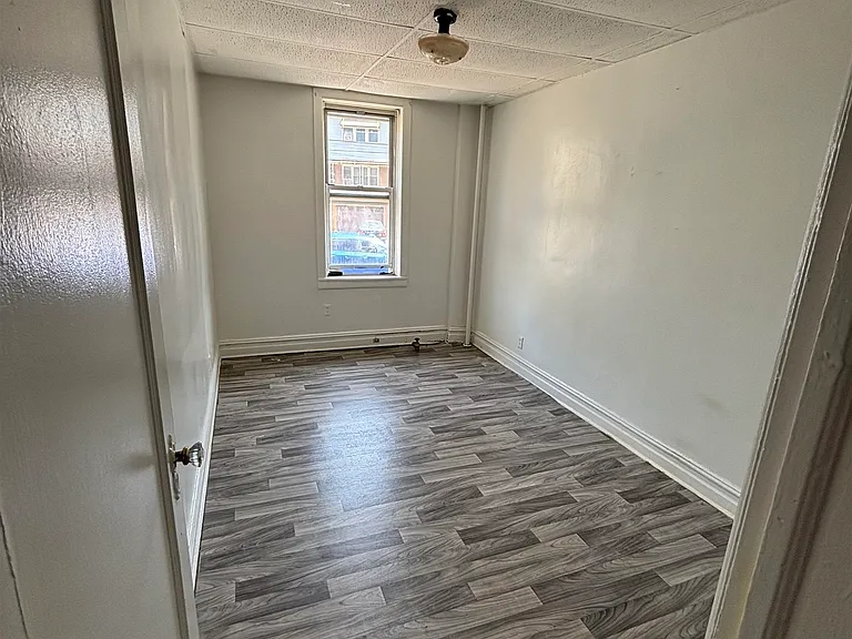 573 Avenue E #3 — Photo 5