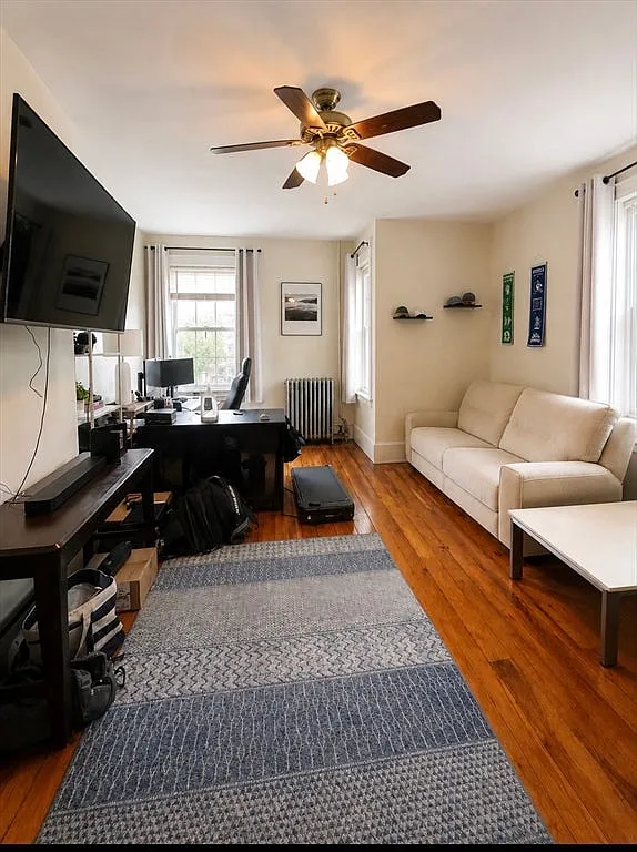 4 bed, 2.5 bath, 2500 sqft, $4,600 — Photo 4