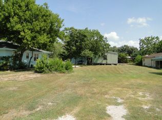 308 Magnusson Ave, Palacios, TX 77465