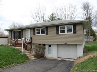 787 S Market St, Knoxville, IL 61448