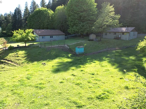 7503 N Myrtle Rd, Myrtle Creek, OR 97457