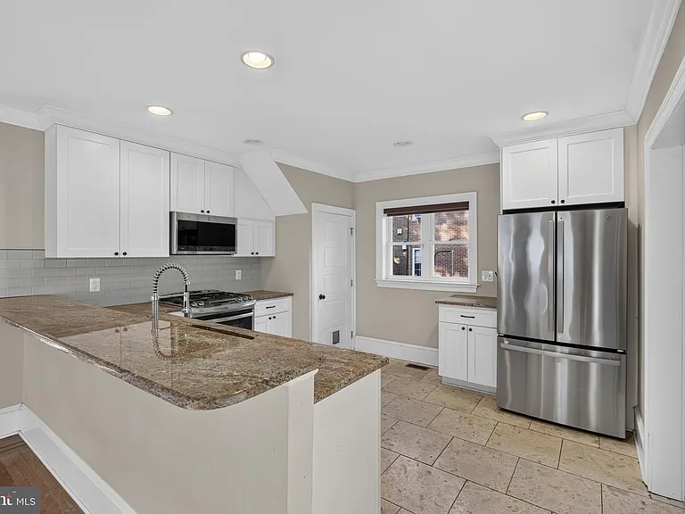 21 E Redman Ave — Photo 26