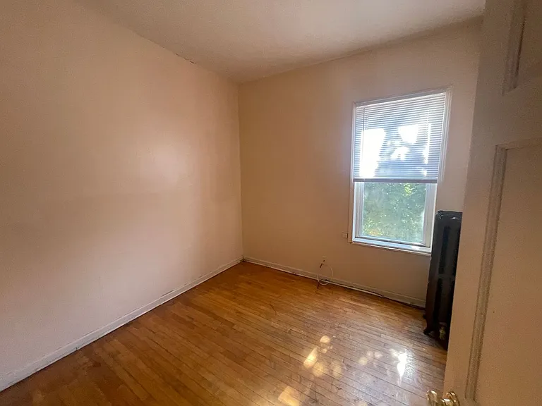 2323-2337 S 5th St./2346-2348 S Chase Ave. - 13 Unit — Photo 12