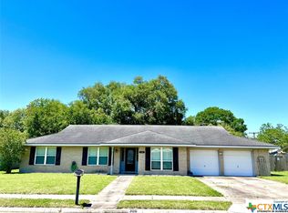 306 Yorkshire Ln, Victoria, TX 77904