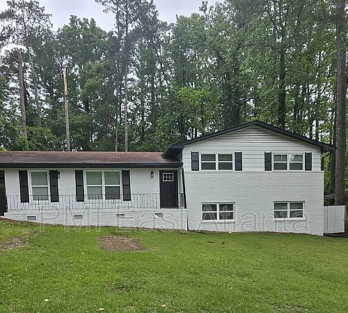 2275 Country Club Ln SW Photo 1