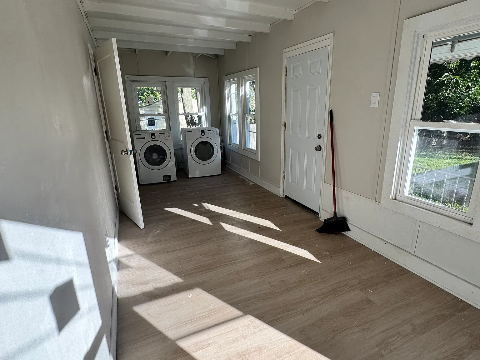 3 bed, 992 sqft, $1,850 — Photo 3