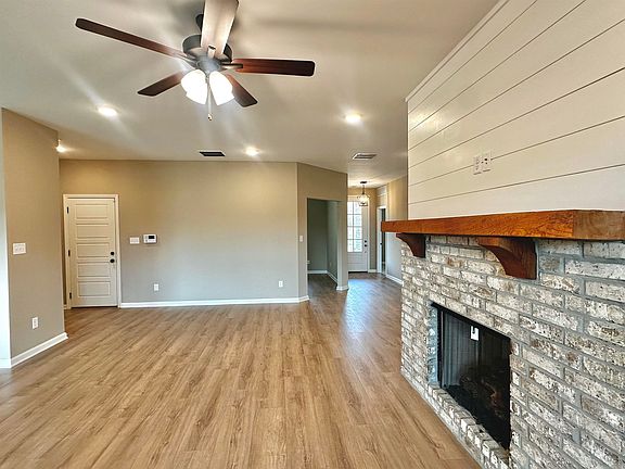 5th image of 100 Raven Hill Ln