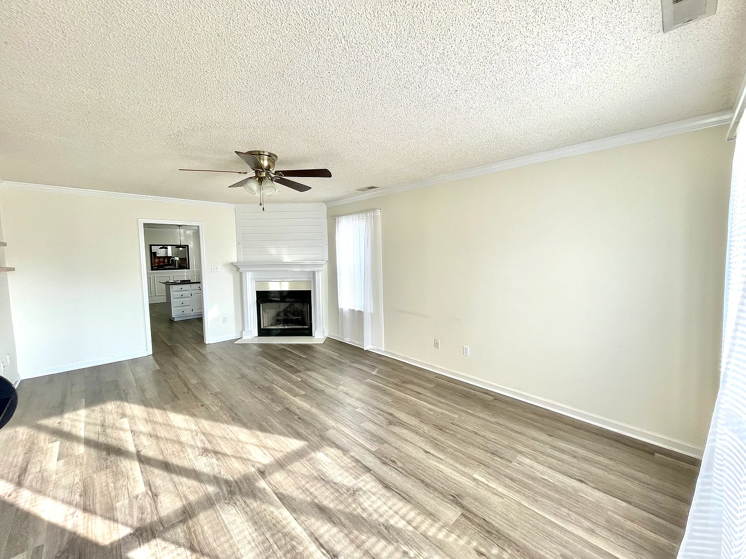 2 bed, 1223 sqft, $1,400 — Photo 2