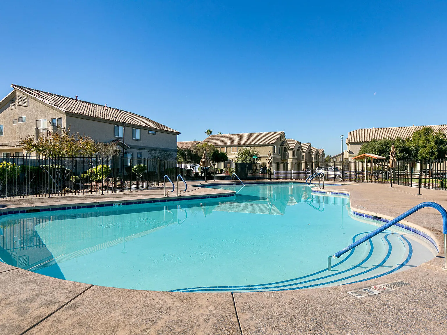 2 bed, 1090 sqft, $1,650 — Photo 2