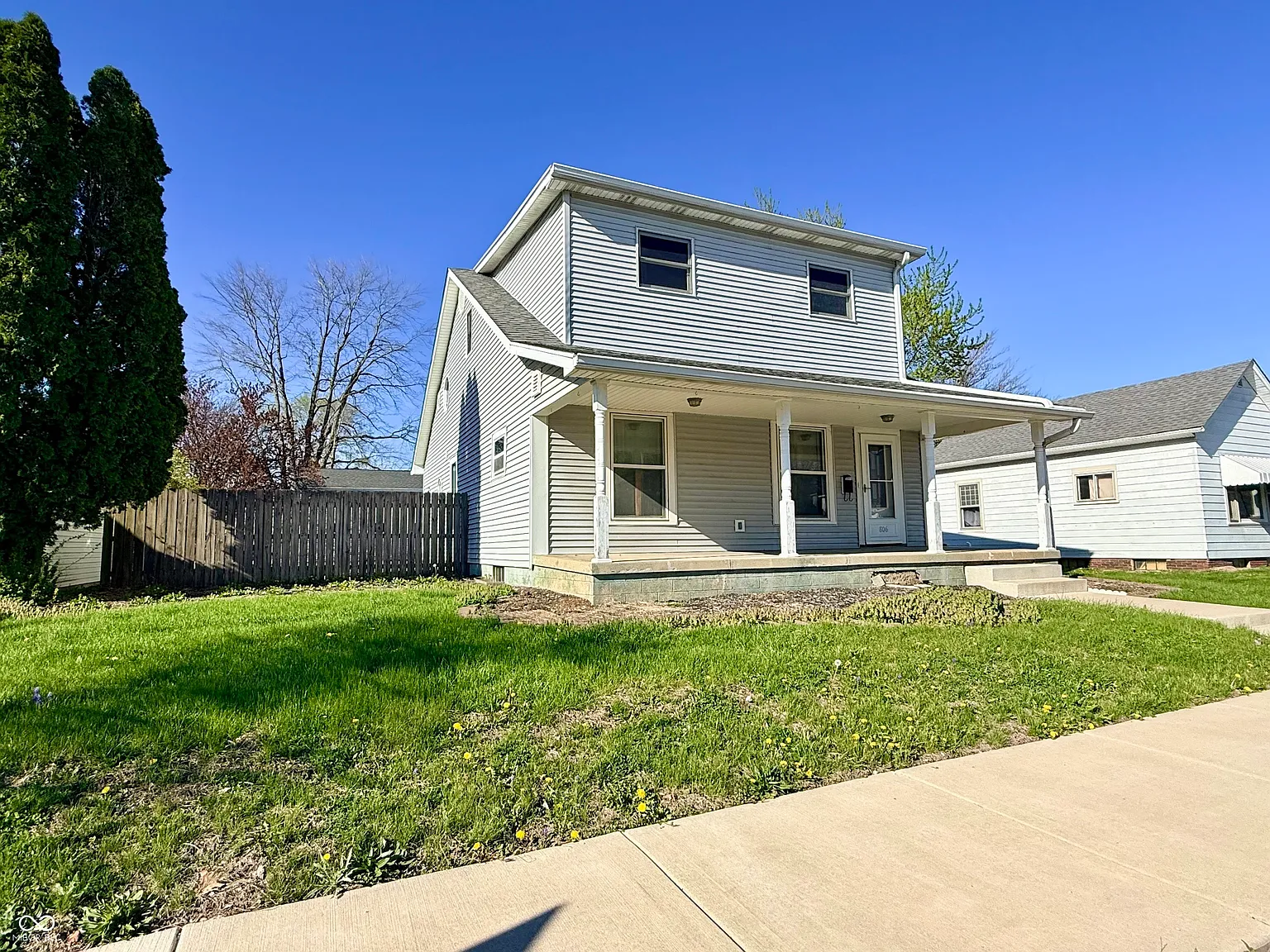 806 W Market St photo 1