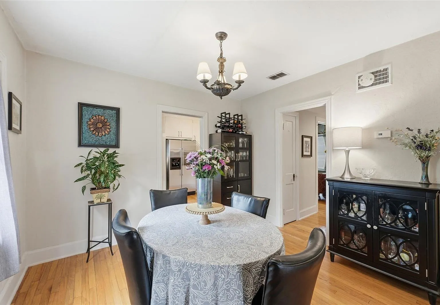 1642 Hillcrest St — Photo 4