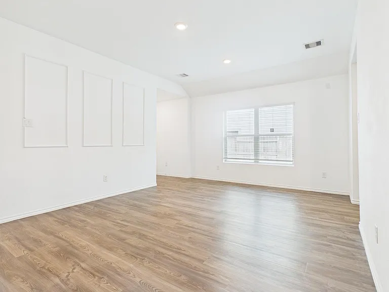 1300 Winding Willow Dr — Photo 5