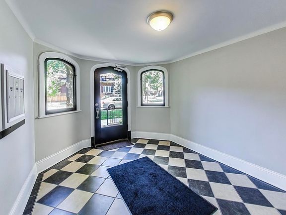 3rd image of 402 Wesley Ave APT 3
