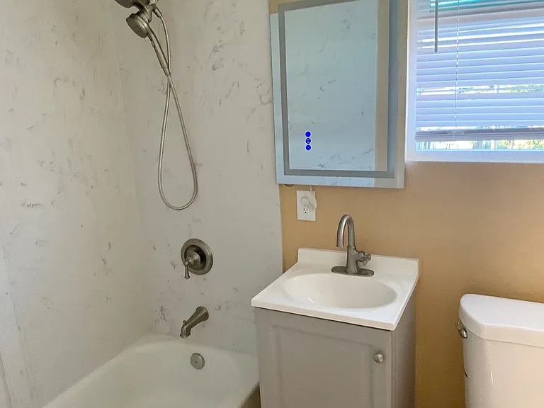 1639 E 6th St #1639 — Photo 4