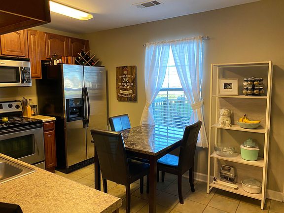 4th image of 155157 Kirkcauldy Dr
