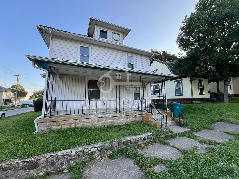 902 Vine St