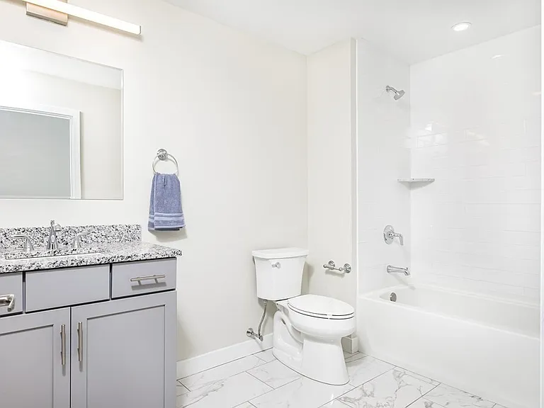 450 American Legion Hwy #304 — Photo 12