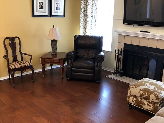 Family Room/Fireplace