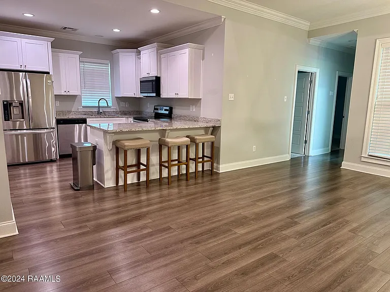 210 Twin Meadow Ln — Photo 4