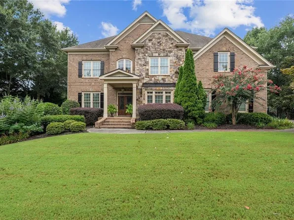 2327 Crimson King Dr, Braselton, GA 30517
