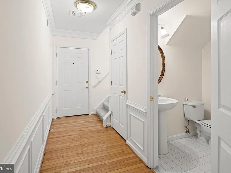 7014 Metropolitan Pl #302 — Photo 26