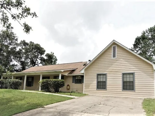 71 Deer Run Rd, Hattiesburg, MS 39402