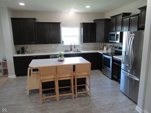 3rd image of 7232 Moultrie Dr