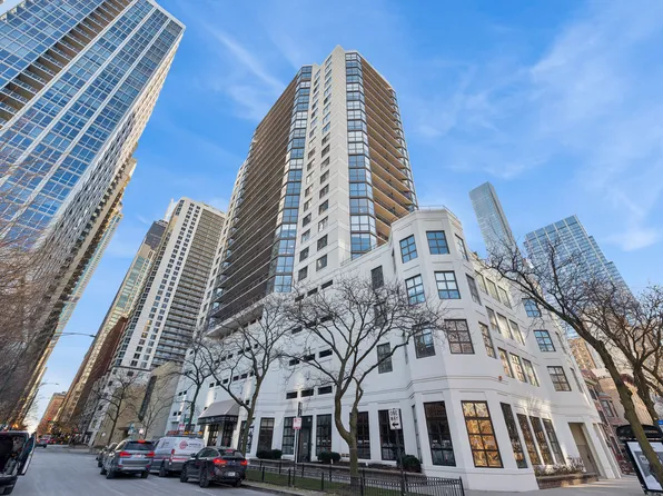 33 W Delaware Pl, Chicago, IL