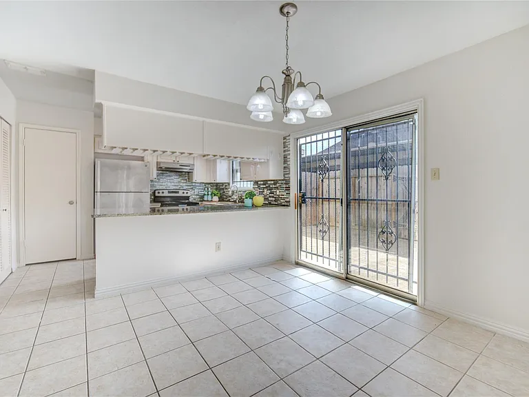 14633 Perthshire Rd — Photo 20