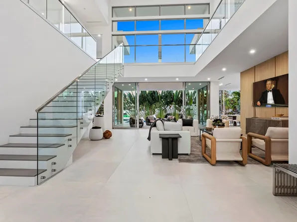 91 Fiesta Way, Fort Lauderdale, FL 33301