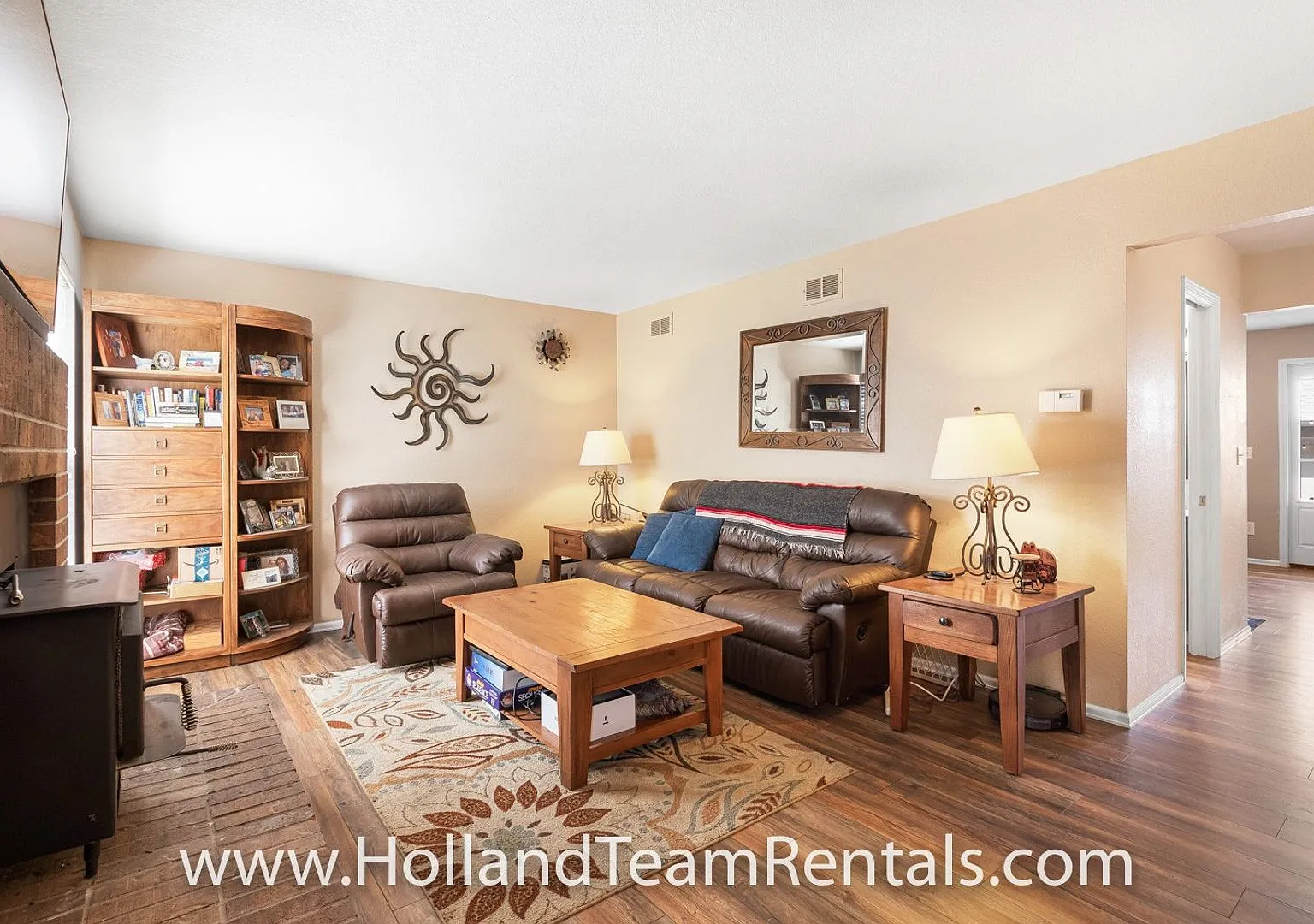 Two Master Suites + Basement 3rd Bedroom — Photo 4