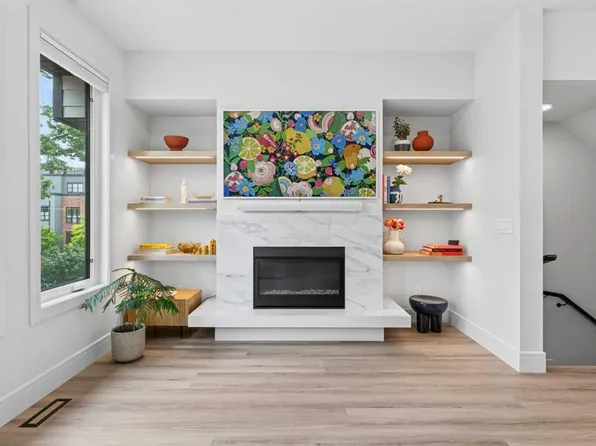 2222 W 5th St SW, Calgary, AB T2S 2C5