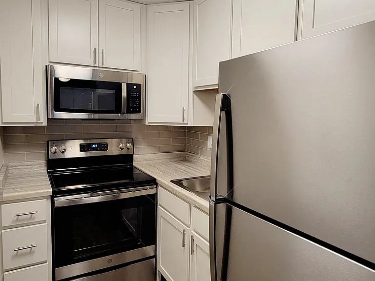 Lisle Station Apartments — Photo 89