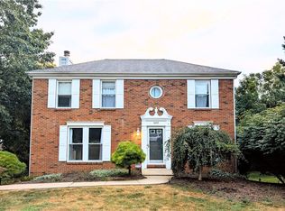 1605 Forest Ridge Dr, Pittsburgh, PA 15237