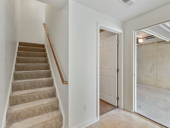 5th image of 16 Sassafras Ln