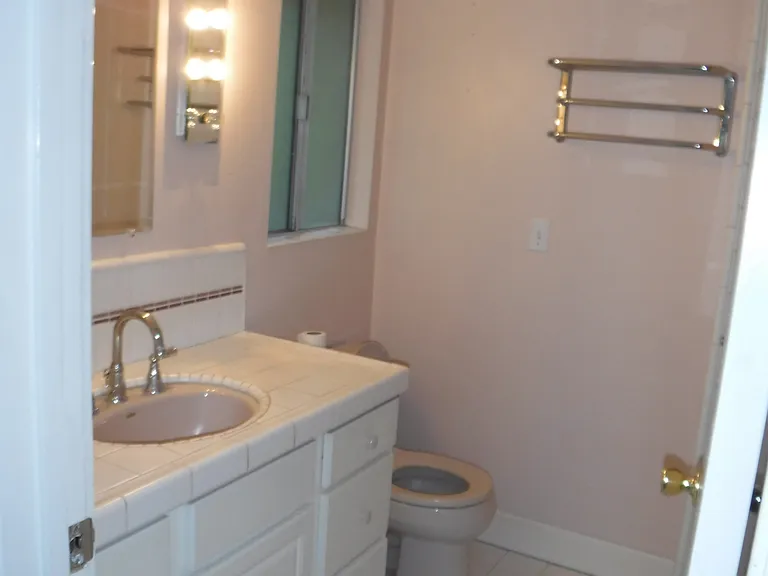 10030 Riverside Dr — Photo 12