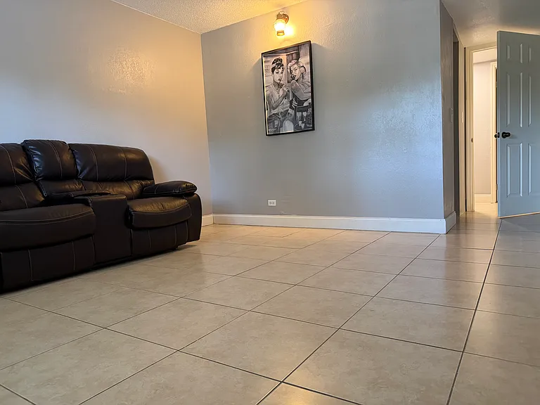 800 NE 195th St #211 — Photo 8