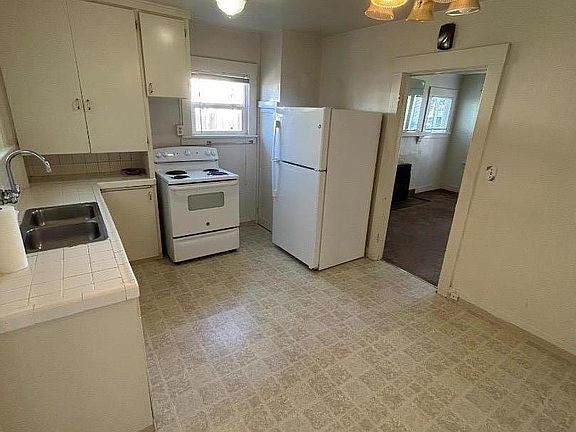 4th image of 612 Central Ave