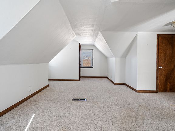 4th image of 6037 S Mulligan Ave