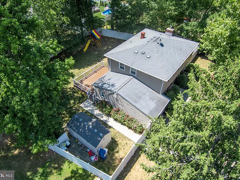 11 Whitemarsh Dr — Photo 3