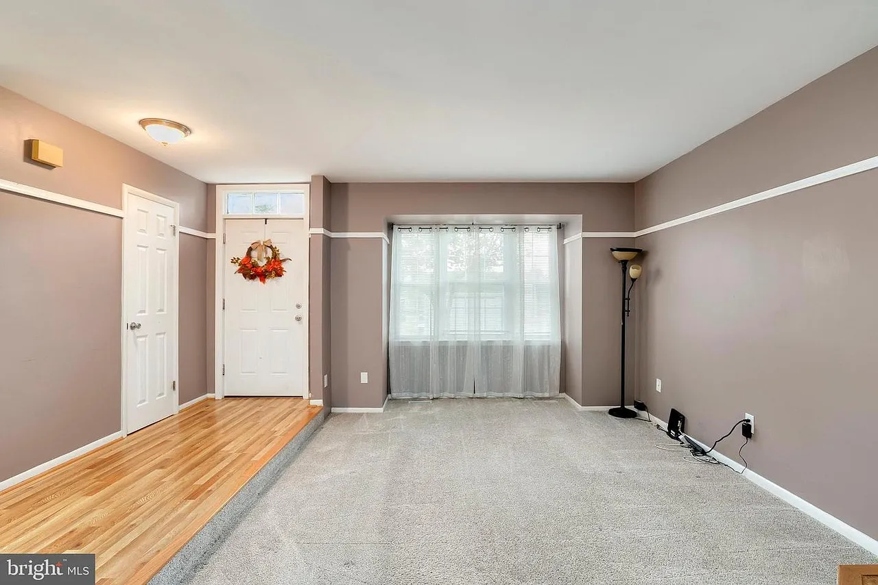 3 bed, 1396 sqft, $2,250 — Photo 4